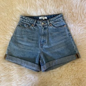 Simple Retro high waisted shorts